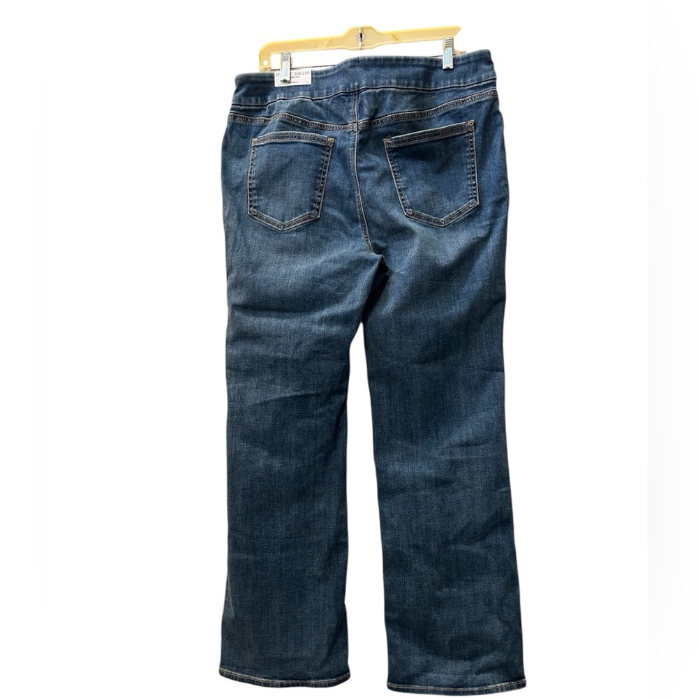CHICOS NWT Denim Slim Bootcut Jeans Size 14R/2.5R - Picture 3 of 7